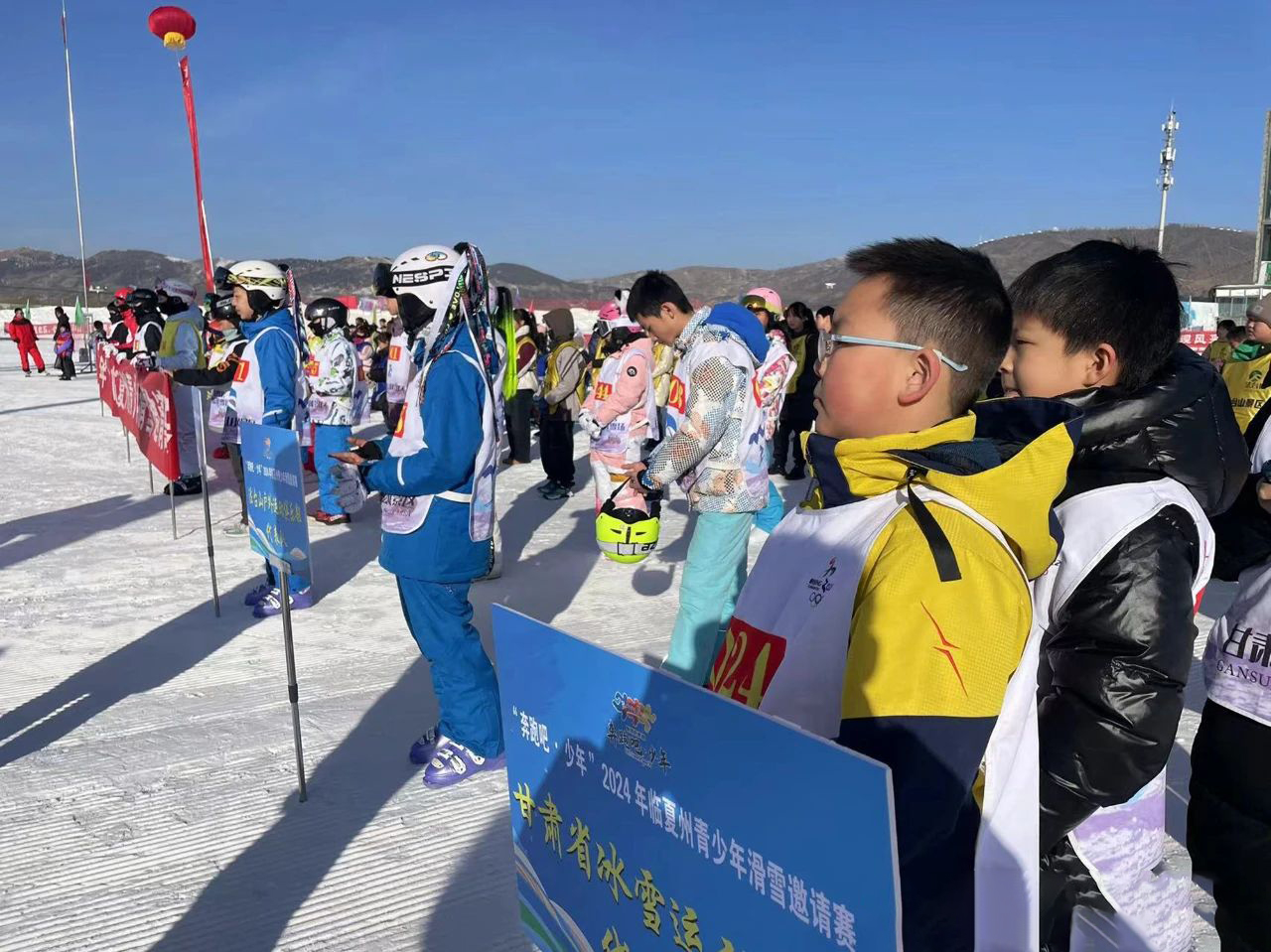 爱游戏体育(AYX Sports)官方网站【高分素材】2022感动中国十大人物(事迹颁奖词适用话题)