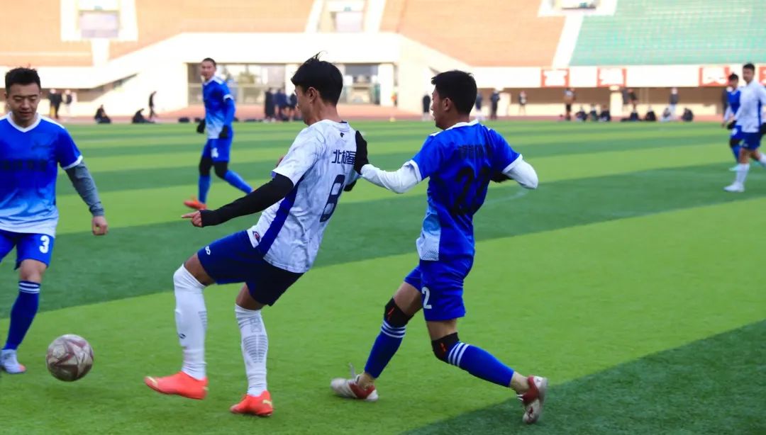 江苏超级足球联赛官网 - 2025赛季赛程+积分榜+视频直播61565人!苏超第6次刷新业余赛事上座纪录南京点球战出局无缘决赛