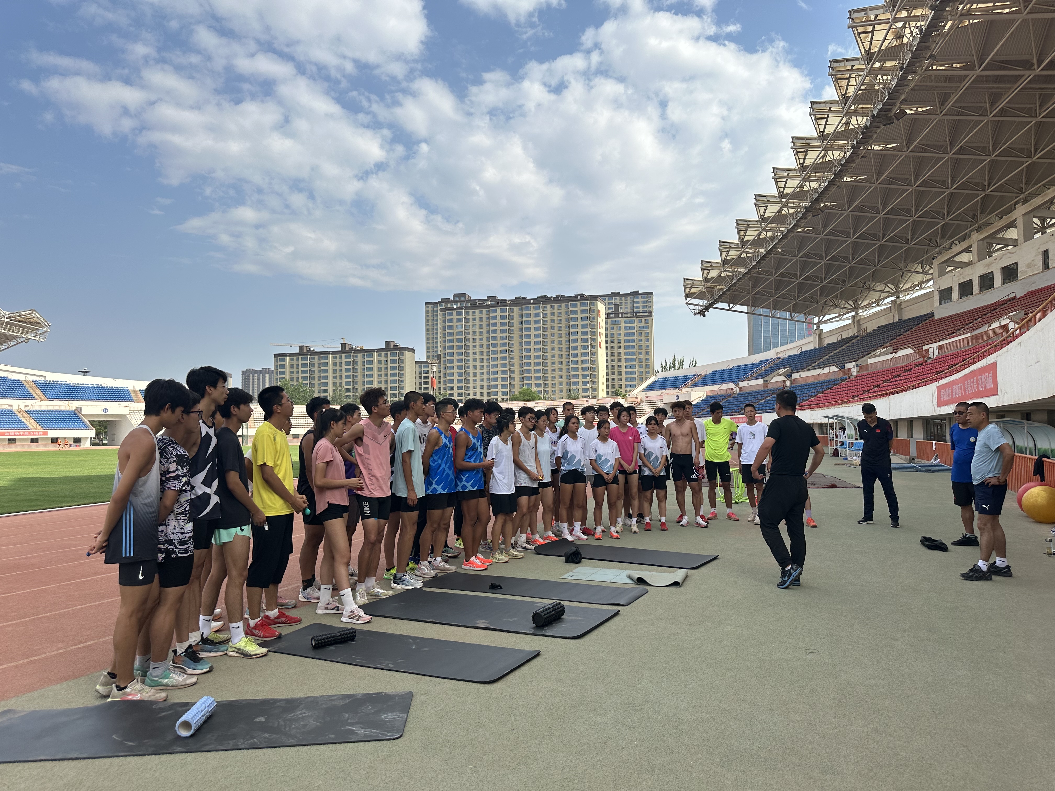 开云体育注册-包含体育教育扶贫：偏远山区建百个运动场的词条